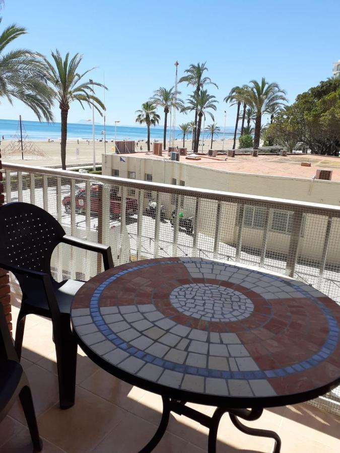 A 10 Metros Del Mar Apartment *